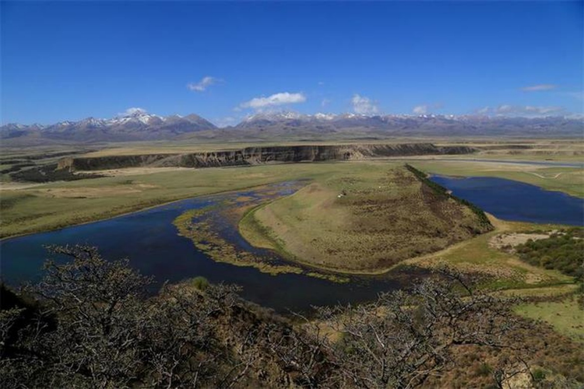 Kesheng Township Double Fish Lake